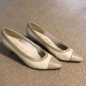Life Stride taupe and cream pumps